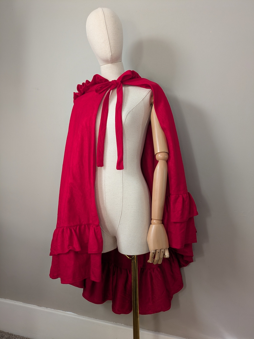 Red Riding Hood cloak - Picture 2 of 7